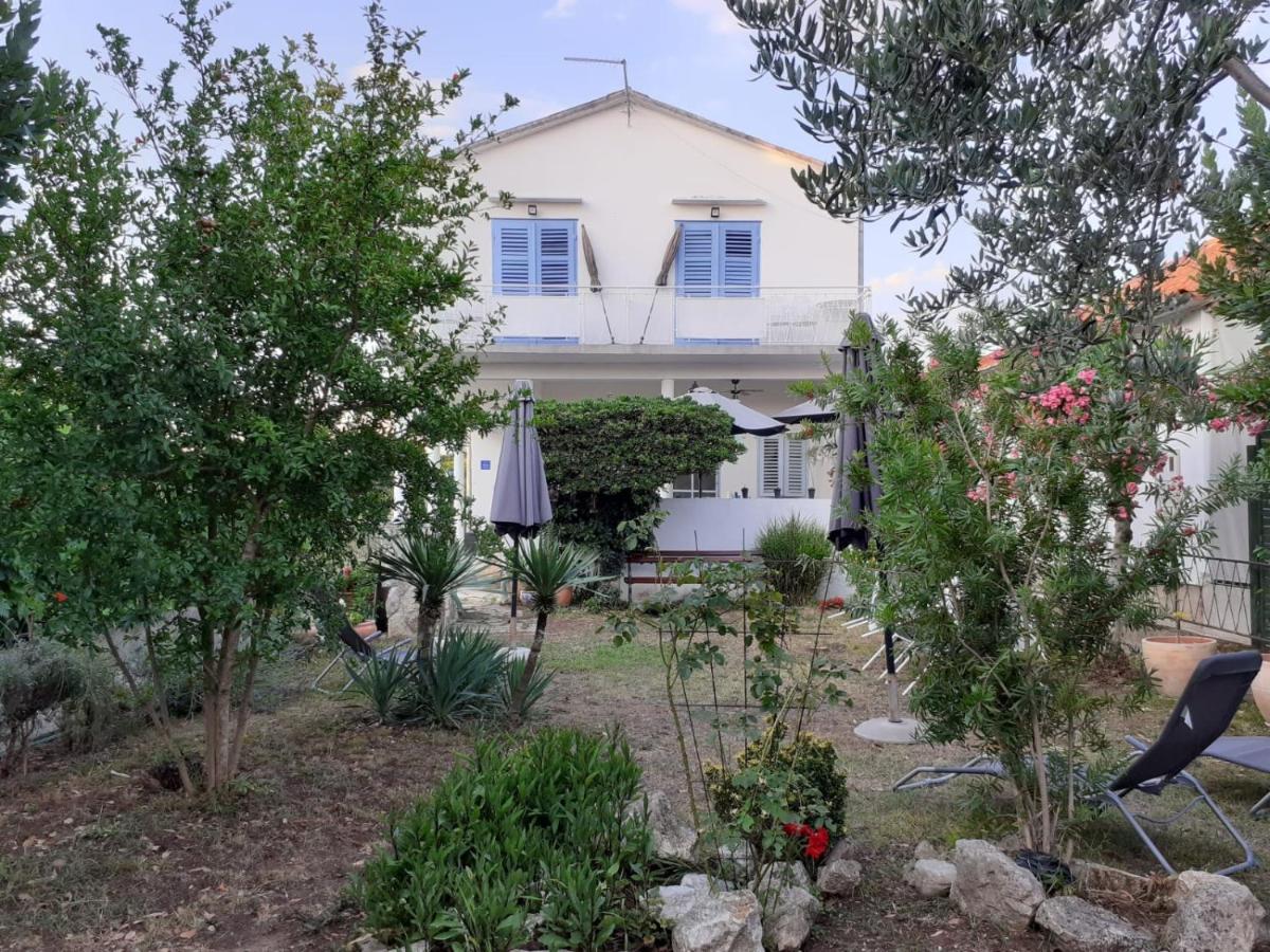 Apartments Dile Sukošan Exterior foto